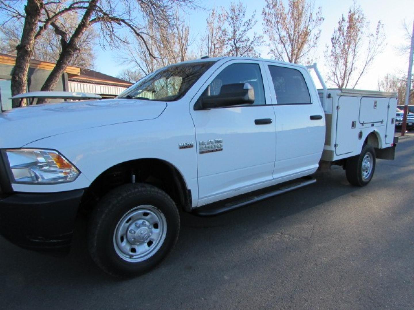 2014 White /Gray RAM 2500 Service Body Crew Cab 4WD (3C6TR5HTXEG) with an 5.7 Hemi V8 engine engine, 6 speed automatic transmission, located at 4562 State Avenue, Billings, MT, 59101, (406) 896-9833, 45.769516, -108.526772 - Photo#0